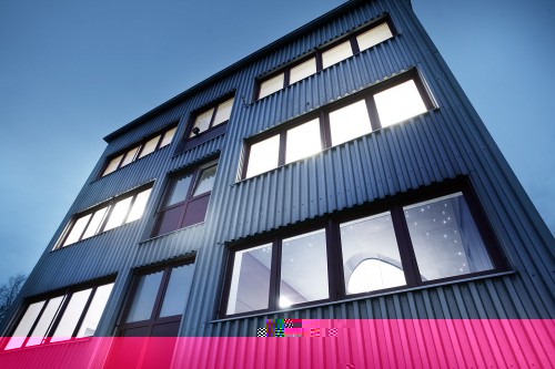 Außenansicht LUMITRONIX Headquarter. Leider nur Draufsicht auf die schmale Seite. Andere Ansicht folgt...