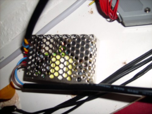 Und hier ist das Netzteil