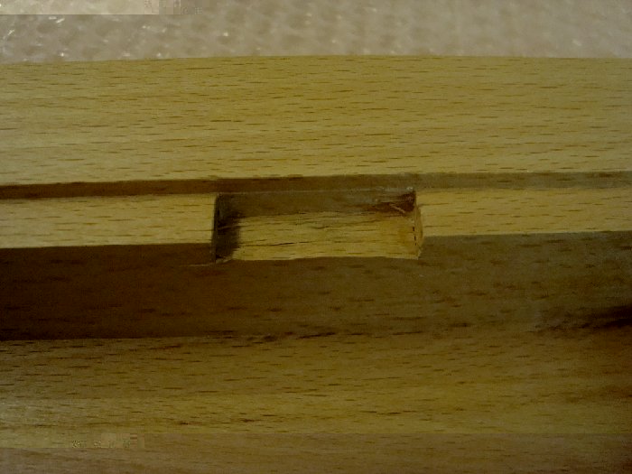 DSC00177.JPG (339.6 KiB) 13495 mal betrachtet Nahansicht von einem der Lüftungsschlitze. (Per Hand mit dem Stemmeisen rausgehauen)