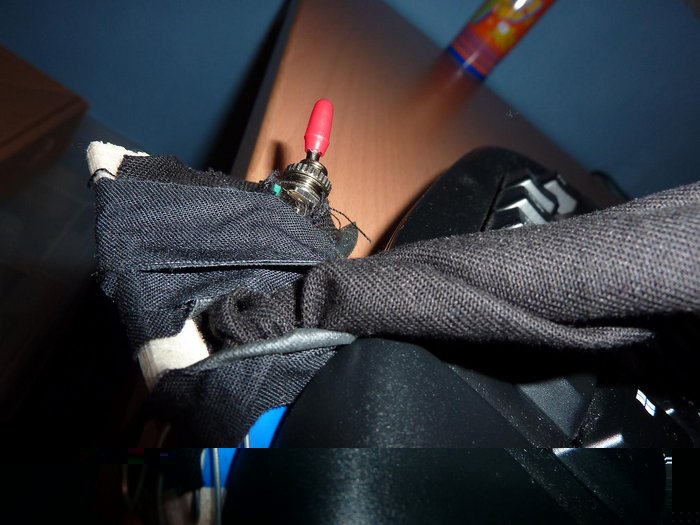 2.JPG (203.8 KiB) 2489 mal betrachtet Hier ist der Schalter mit dem man rot auf weiß wechseln kann