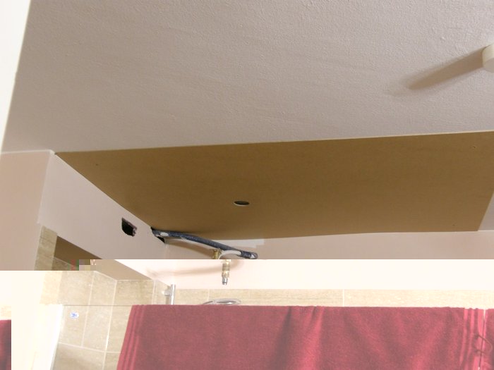 P6080249.jpg (62.53 KiB) 34726 mal betrachtet Die Bohrschablone an der Decke.