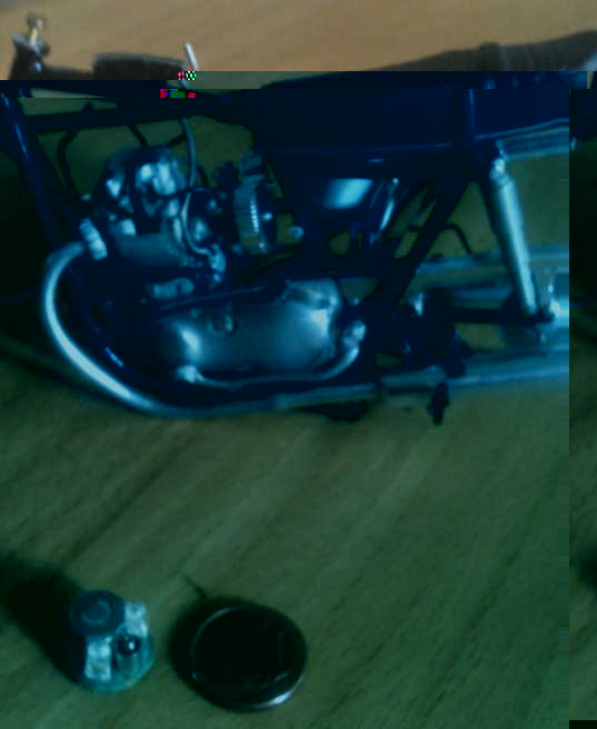 Motorradmodell - Grössenverhältnisse (Bauteil im Vordergrund)