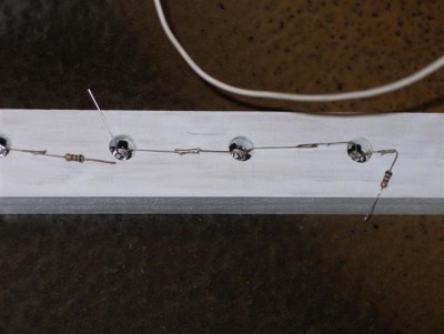 Holzleiste30x20mm mit 8 mm Bohrung innen.JPG