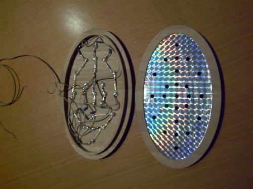 Vorder und Rückseite der Lampe fertig bestückt mit Weißen und Warmweißen LEDs.